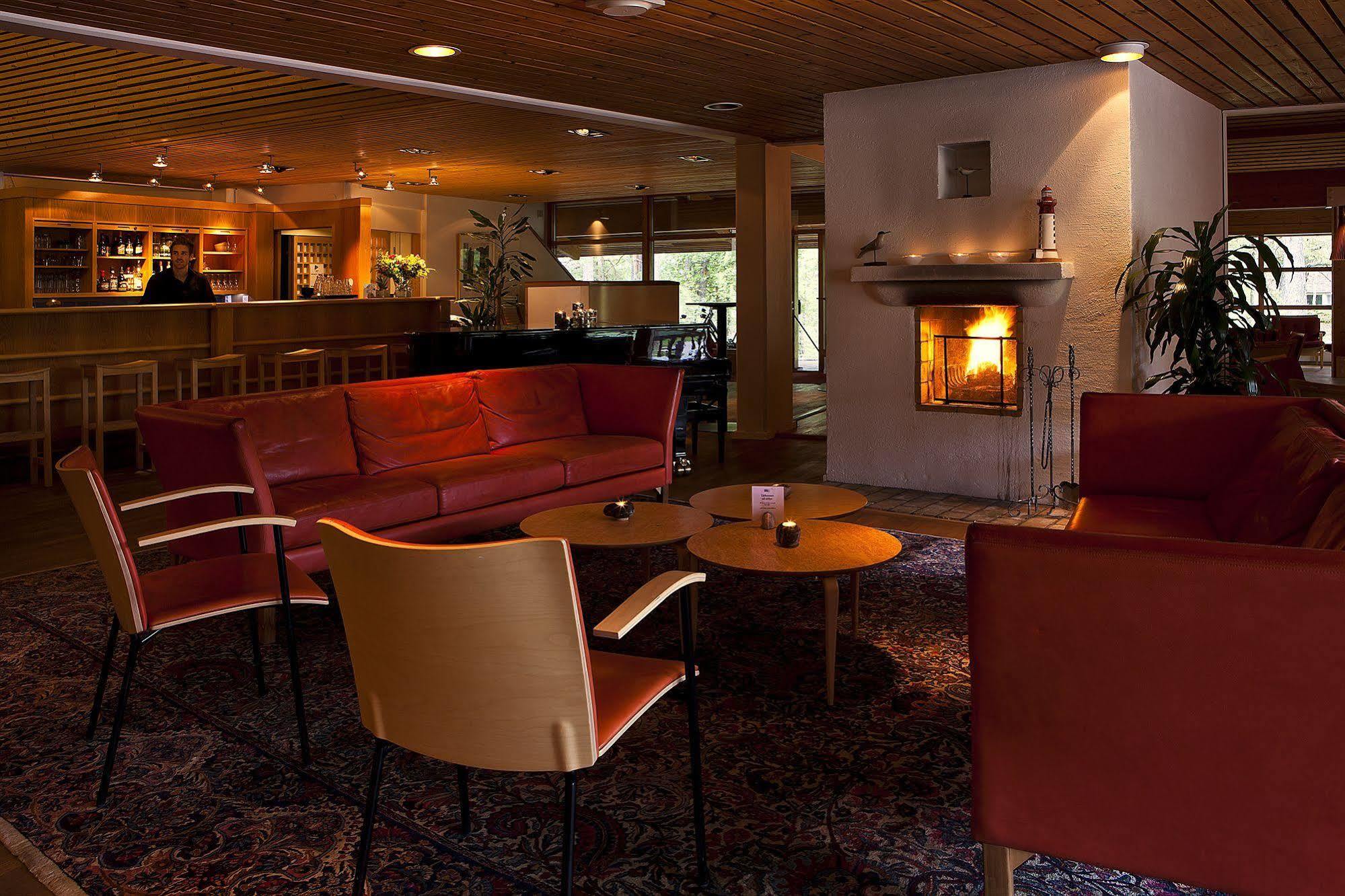 Djuroenaeset Hotell & Konferens Djurhamn エクステリア 写真