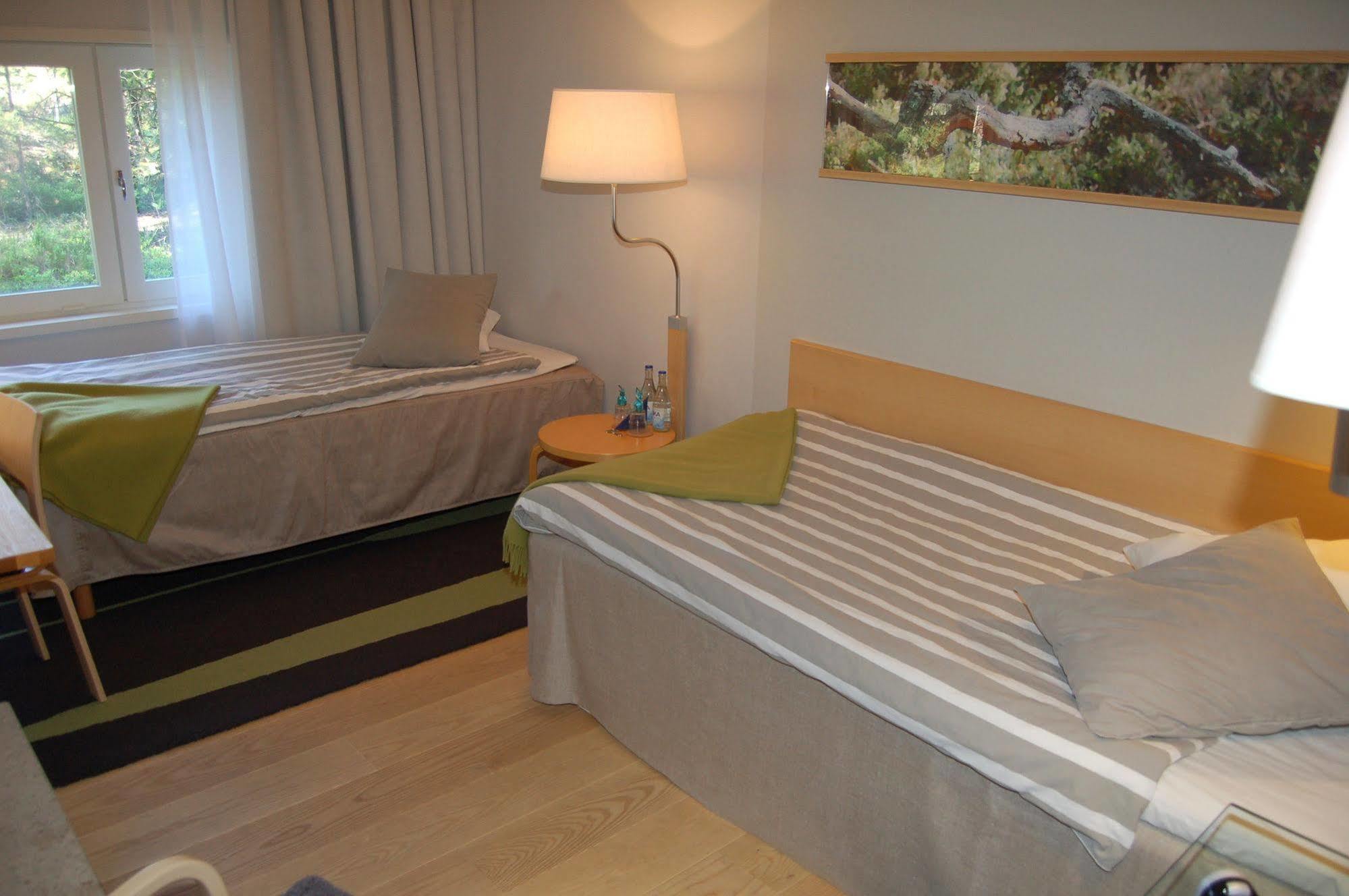 Djuroenaeset Hotell & Konferens Djurhamn エクステリア 写真