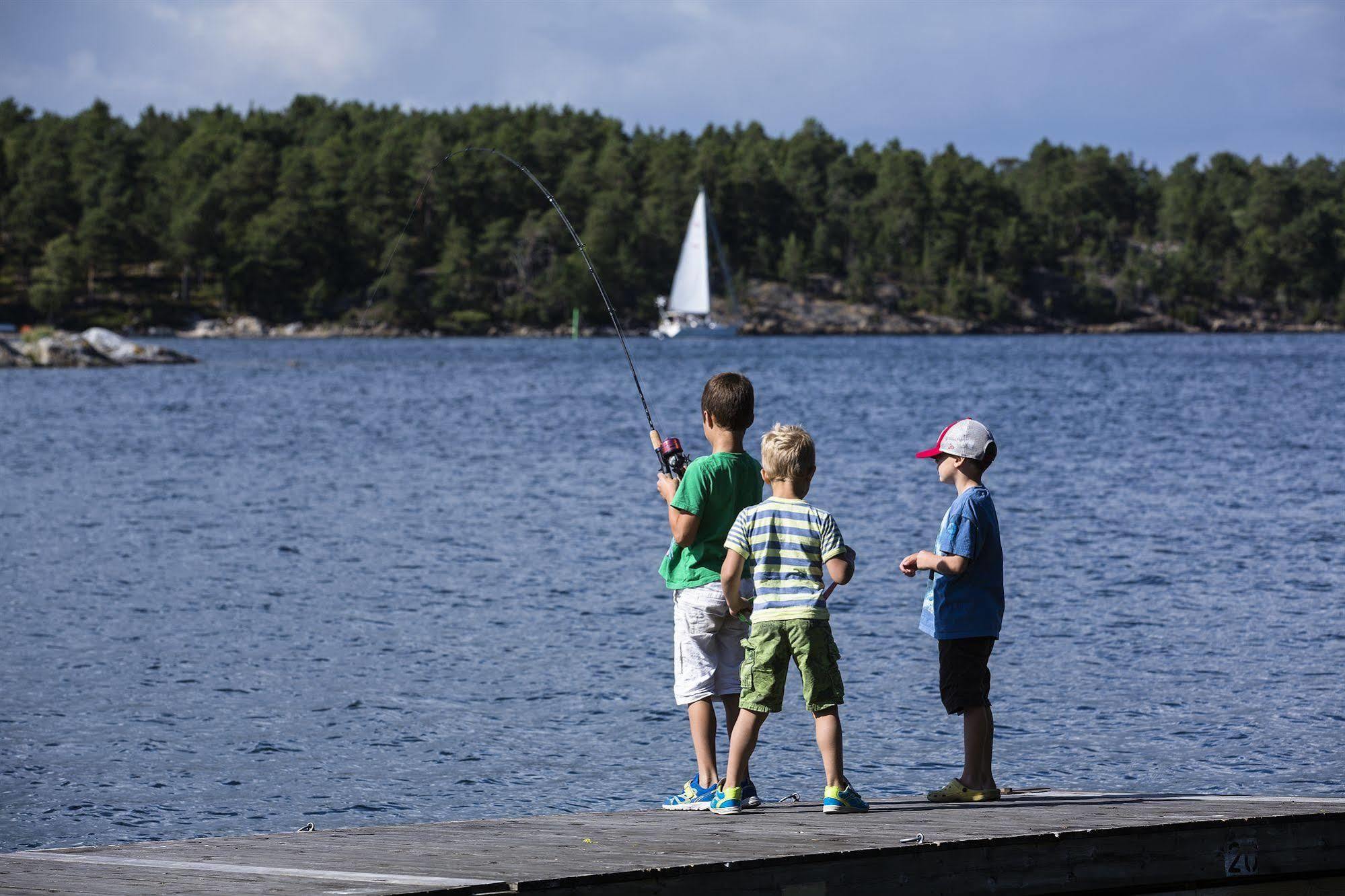 Djuroenaeset Hotell & Konferens Djurhamn エクステリア 写真