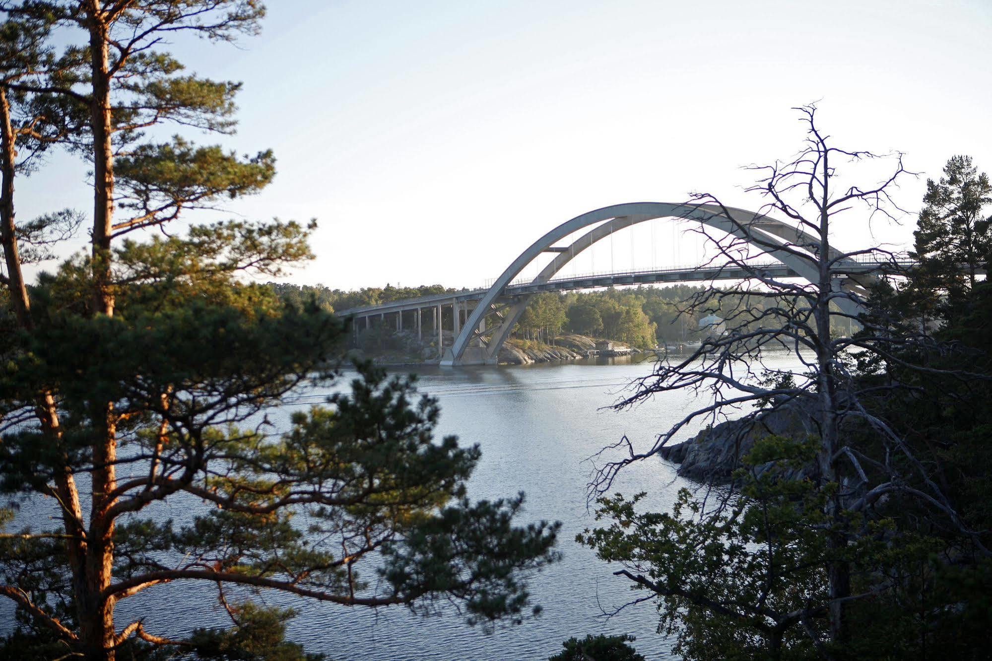 Djuroenaeset Hotell & Konferens Djurhamn エクステリア 写真
