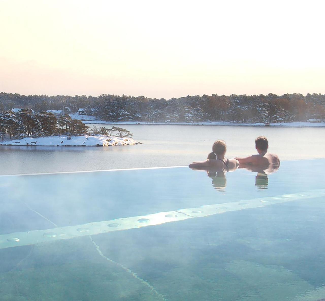 Djuroenaeset Hotell & Konferens Djurhamn エクステリア 写真